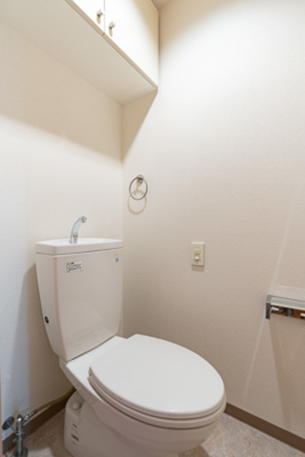 トイレ　※写真は同タイプ住戸です。