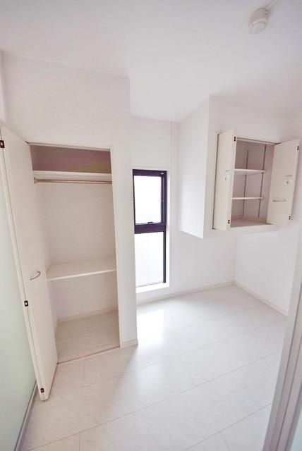 収納　同物件内、他号室の室内写真です