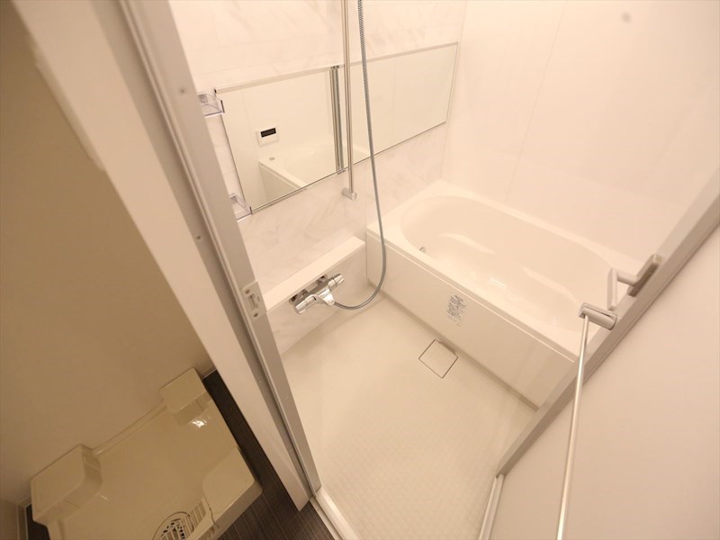 バス・シャワールーム　浴室暖房乾燥機付　追い焚き・オートバス機能付お風呂