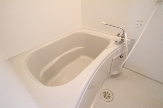 バス・シャワールーム　※別部屋の写真です