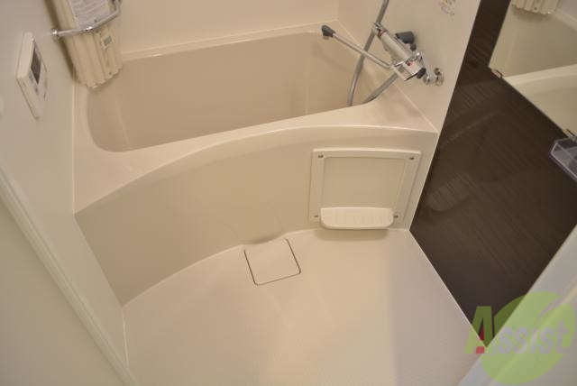 バス・シャワールーム　清潔でゆったりできますね。