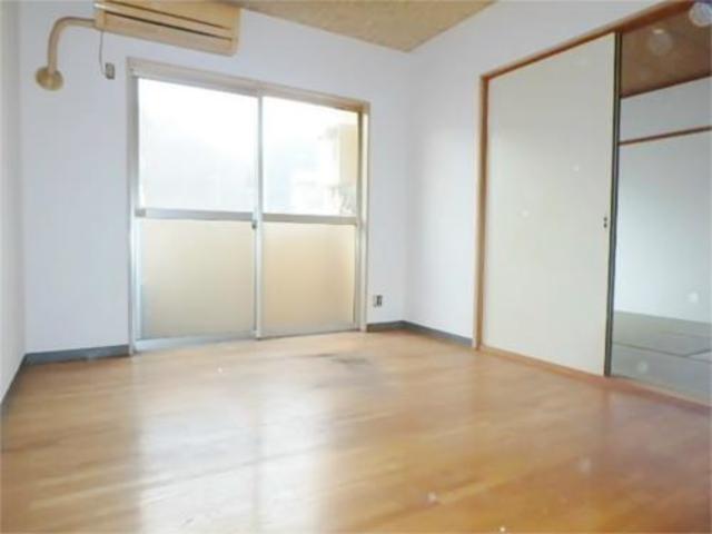 居室・リビング　日当たりのいいお部屋です