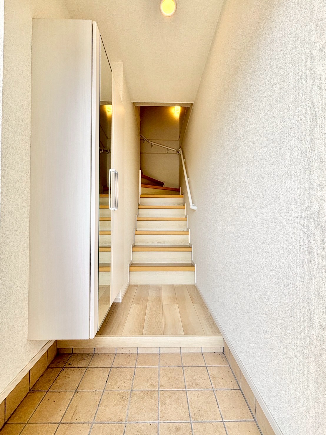 玄関　類似物件参照