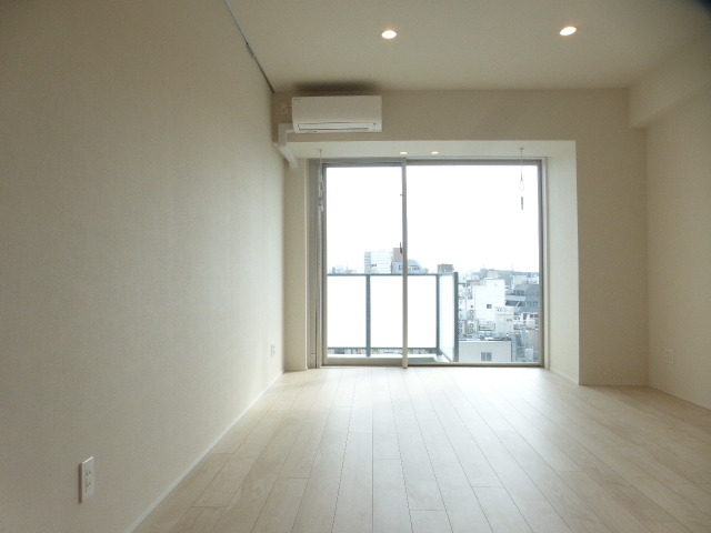 居室・リビング　内観1