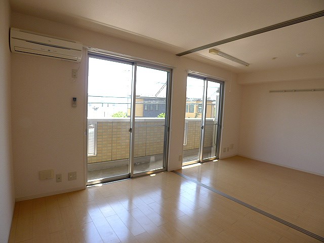 居室・リビング　リビング、洋室