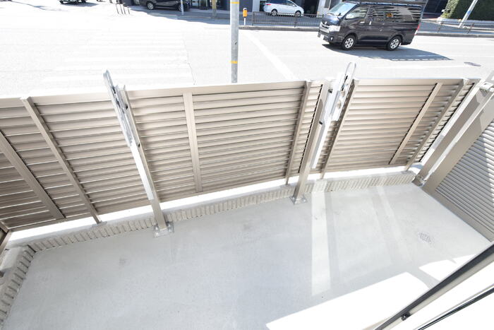 バルコニー　お洗濯にも便利なバルコニー付き