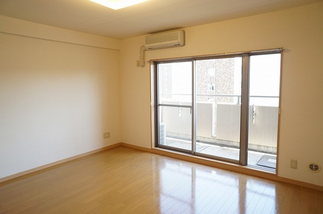 居室・リビング　※前回募集時の写真です