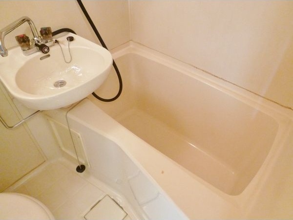 バス・シャワールーム　お掃除簡単！ユニットバス