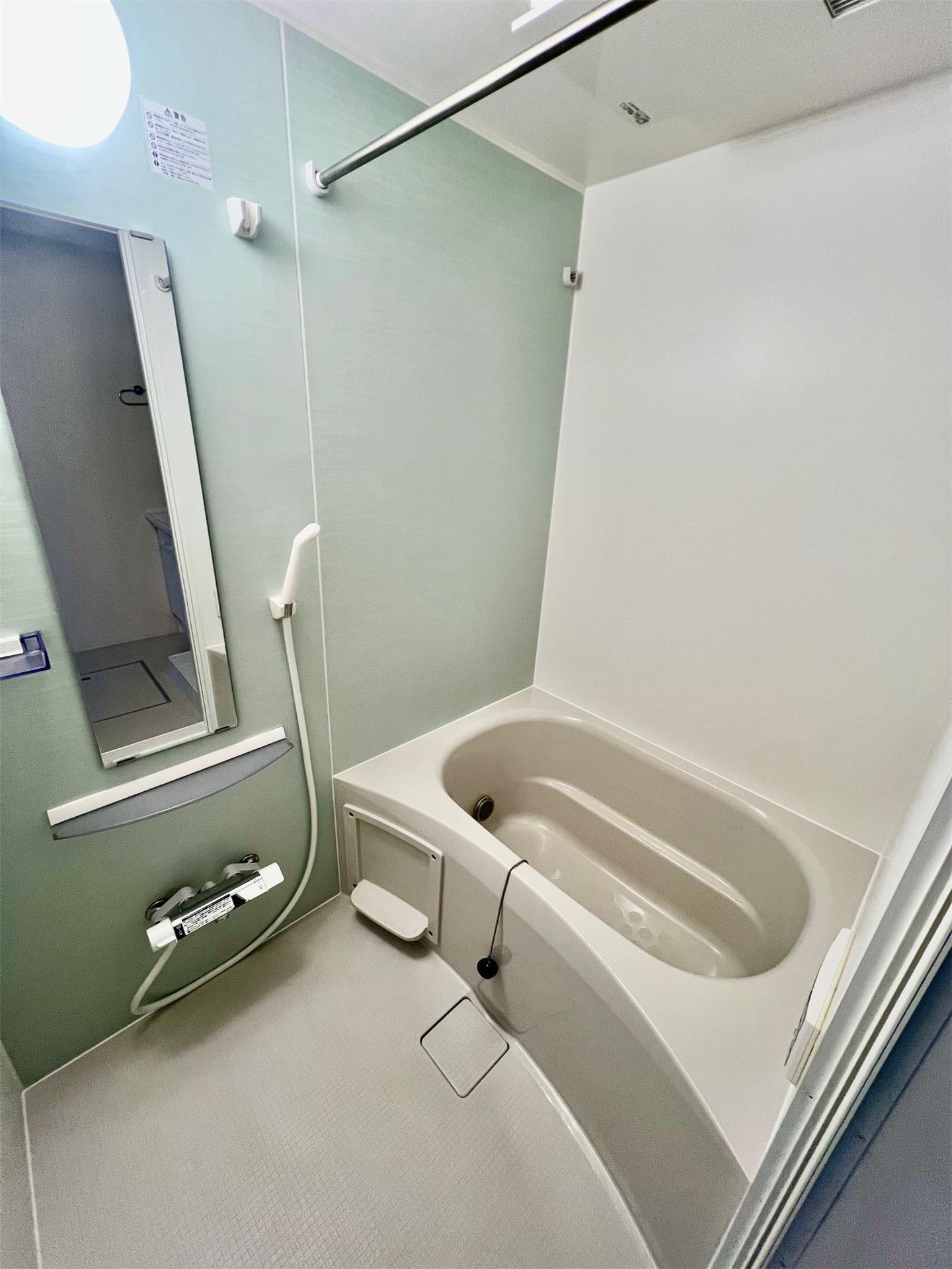 バス・シャワールーム　同タイプ別室内写真（反転タイプ）