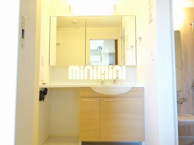 洗面設備　室内物干し付き