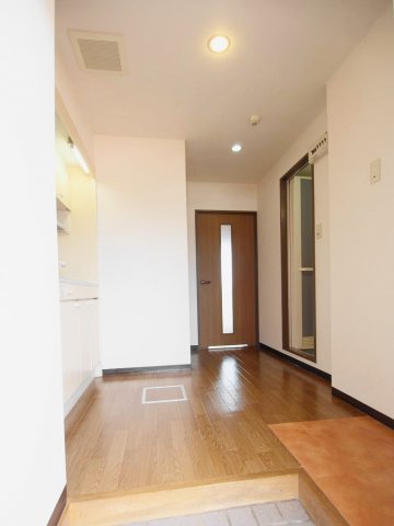 玄関　※別部屋のお写真です※