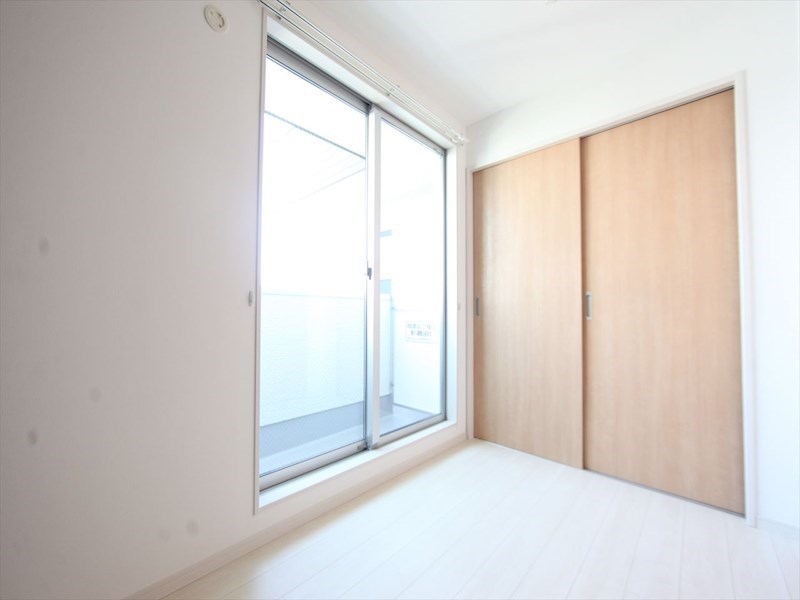 バルコニー　洋室3.1帖　クローゼット付　バルコニー　イメージ写真