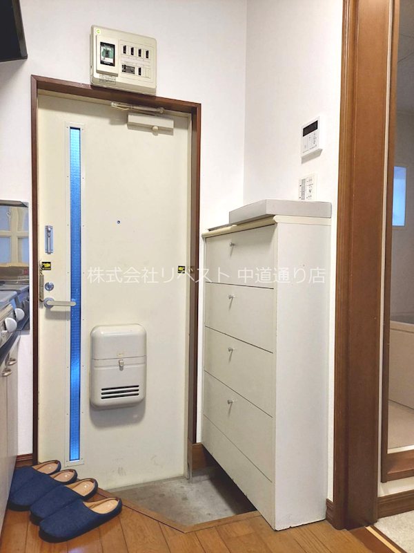 玄関　※別室の写真です