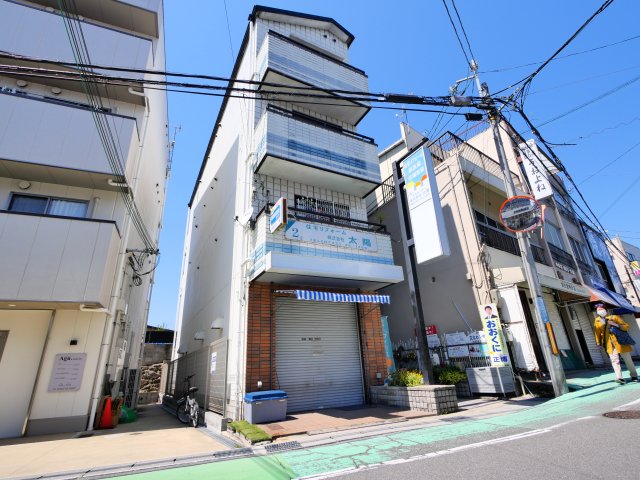 建物外観　落ち着いた雰囲気の外観です