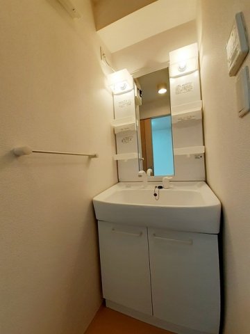 洗面設備　使いやすい洗面所です