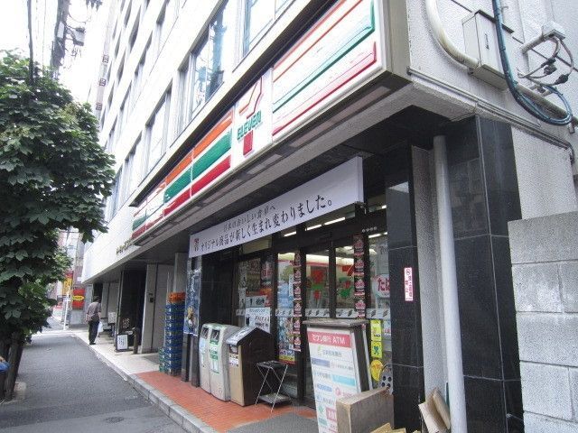 コンビニ　セブンイレブン（コンビニ）まで200m