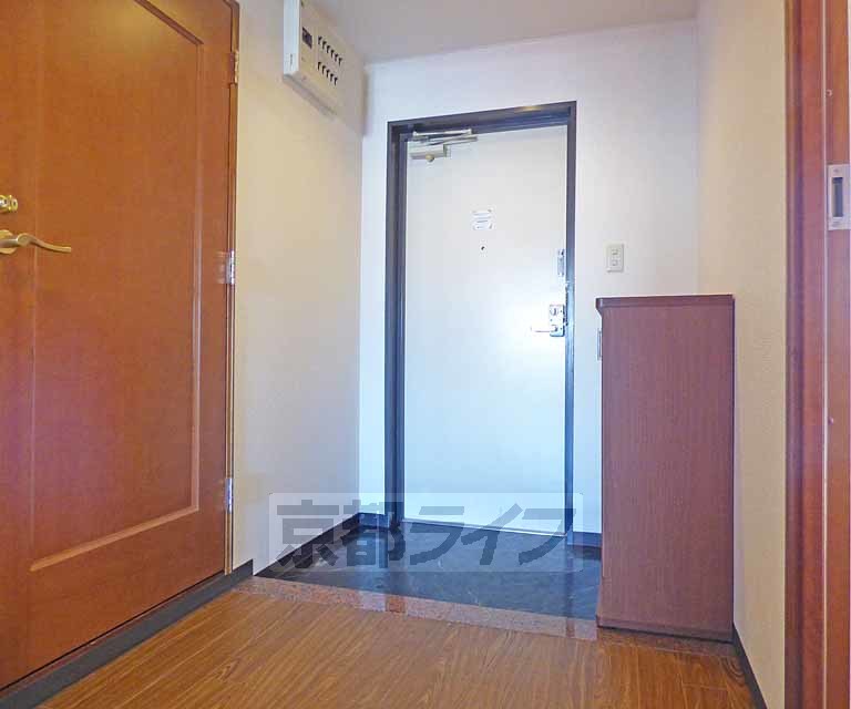 玄関　玄関です。