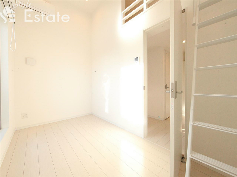 居室・リビング　洋室　エアコン・クローゼットあります