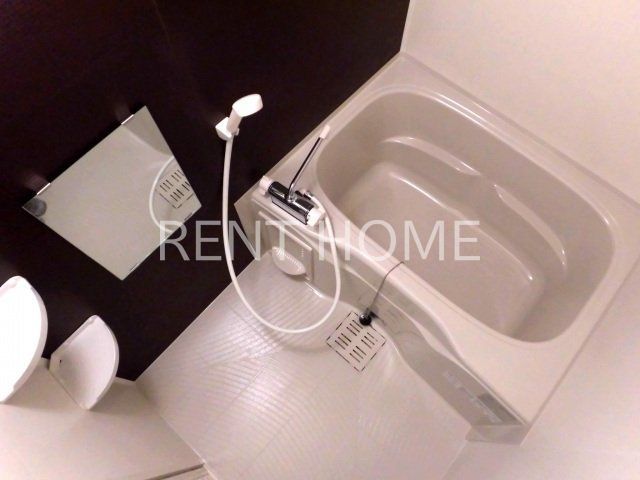 バス・シャワールーム　広めの浴室です。（浴室乾燥機付きです。）