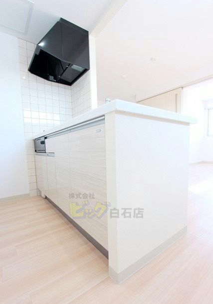 キッチン　人気の対面式システムキッチンです♪