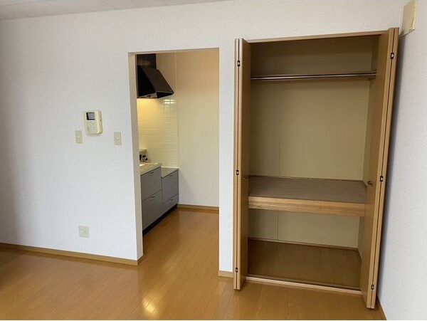 収納　衣類の収納に便利なクローゼットが付いています！