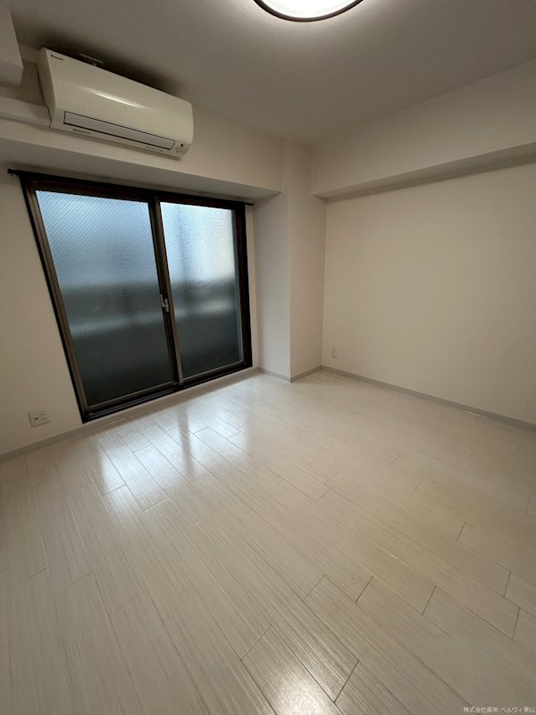 居室・リビング　※別号室の参考写真です（実際のお部屋とは異なります）