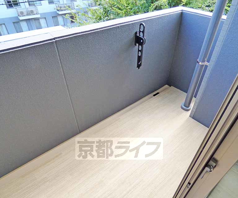 バルコニー　広々としたバルコニーです。