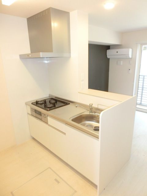 キッチン　お料理好きには嬉しい3口のシステムキッチン