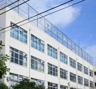小学校　文京区立大塚小学校（小学校）まで852m