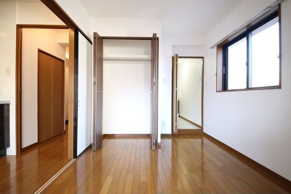 収納　※写真は同じマンションの違う部屋のものになります。