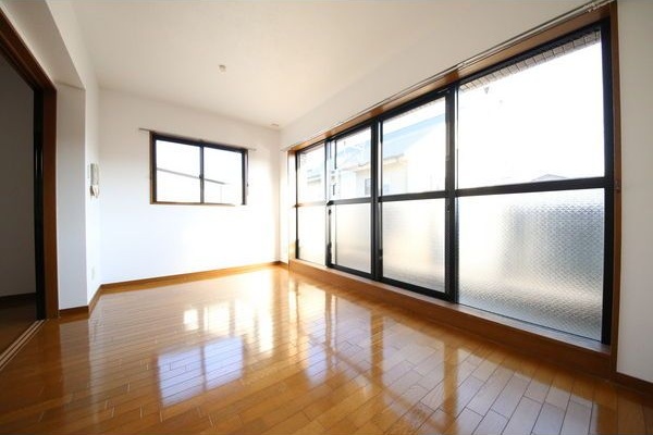 居室・リビング　※写真は同じマンションの違う部屋のものになります。