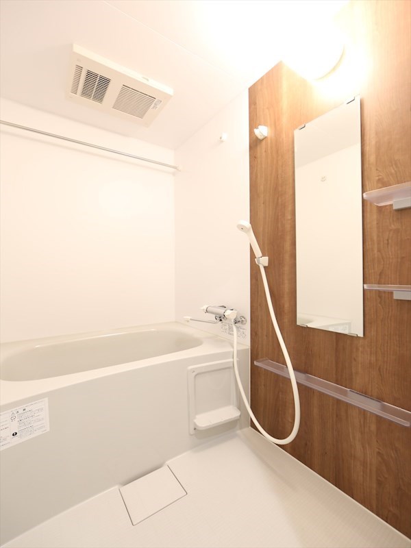 バス・シャワールーム　バスルーム　浴室暖房乾燥機付き