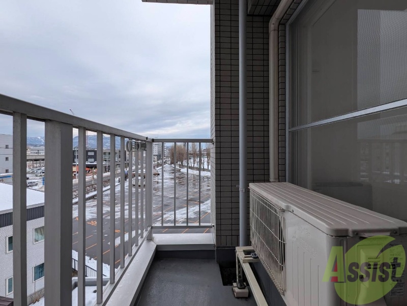 バルコニー　バルコニーです。天気の良い日には外干しができます！