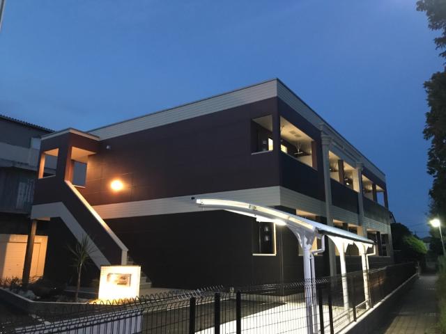 エントランス　外観写真（夜）