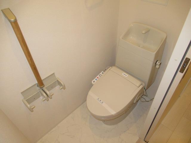 トイレ　シャワー付トイレ