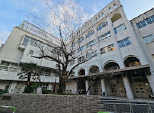 小学校　文京区立湯島小学校（小学校）まで320m