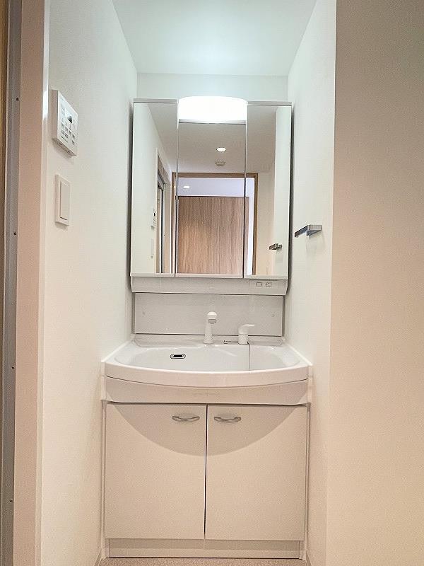 洗面設備　洗髪洗面化粧台