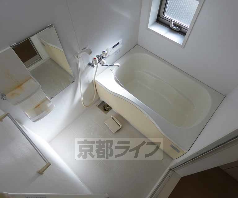 バス・シャワールーム　バスルームです。