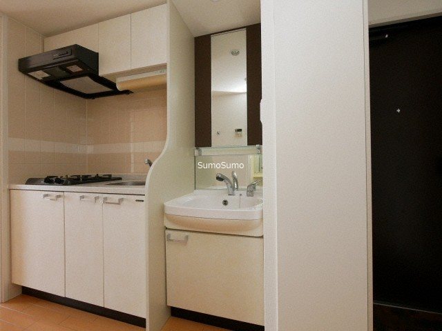 洗面設備　コンパクトで使いやすい洗面所