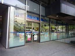 コンビニ　ローソン 神宮前一丁目店（コンビニ）まで423m