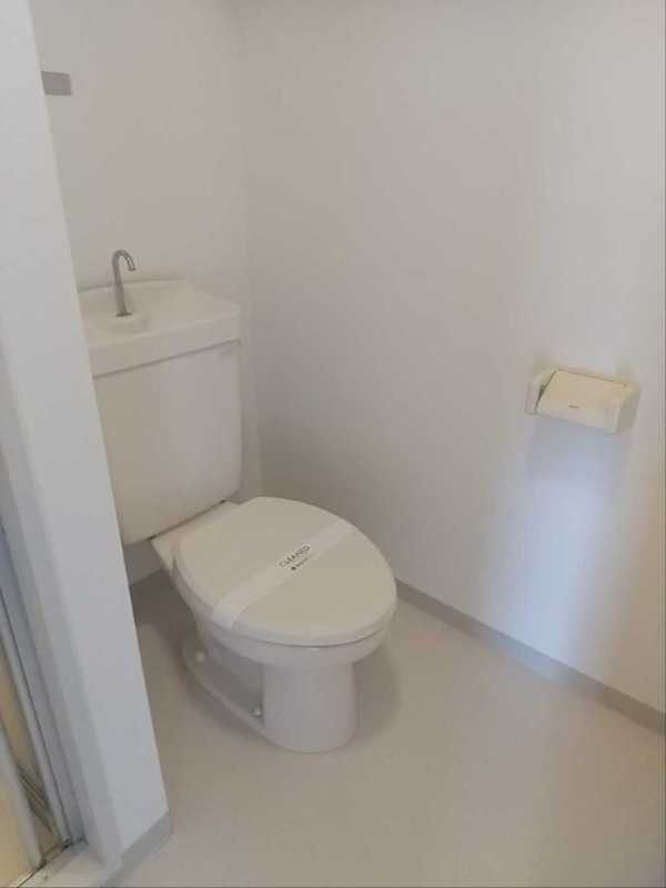 トイレ　※同仕様写真含む