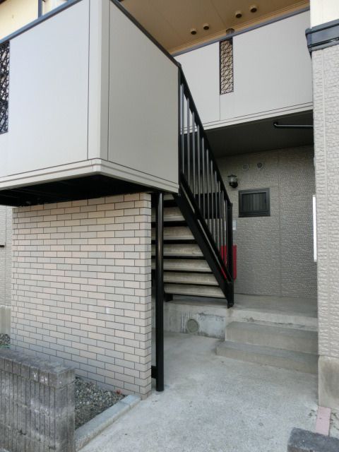 セキュリティ　来訪者の分かるＴＶモニターホン付です！