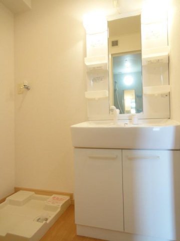 洗面設備　独立洗面化粧台付き