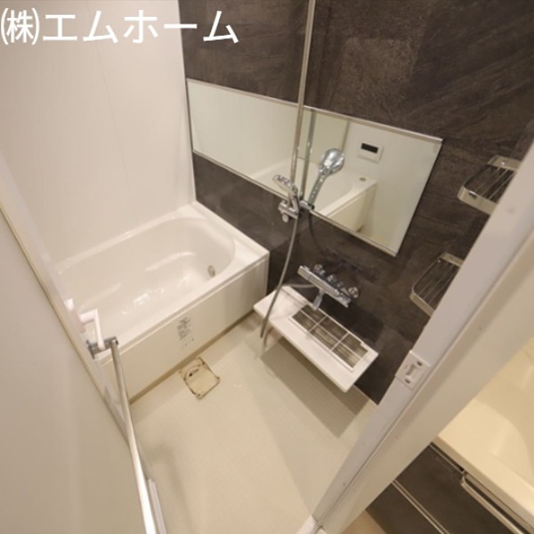 バス・シャワールーム　浴室暖房乾燥機付　追い焚き・オートバス機能付お風呂