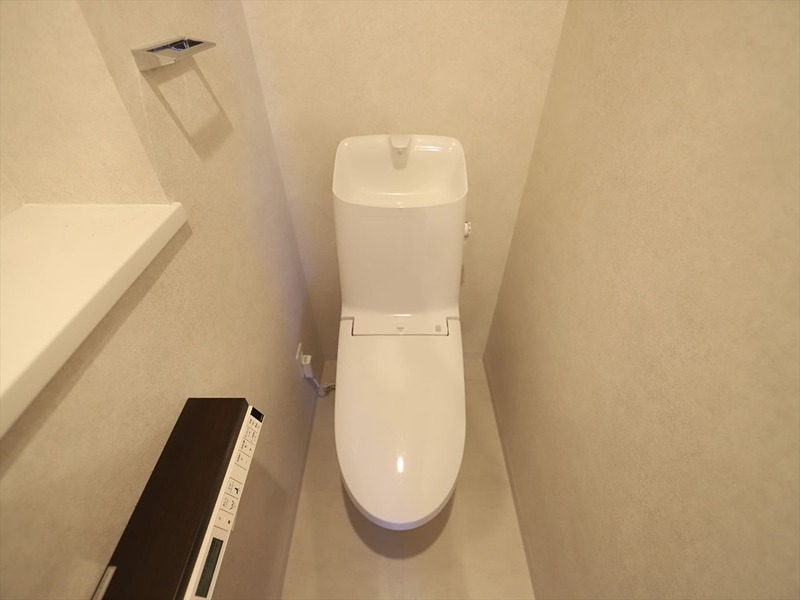 トイレ　温水洗浄暖房便座付トイレ