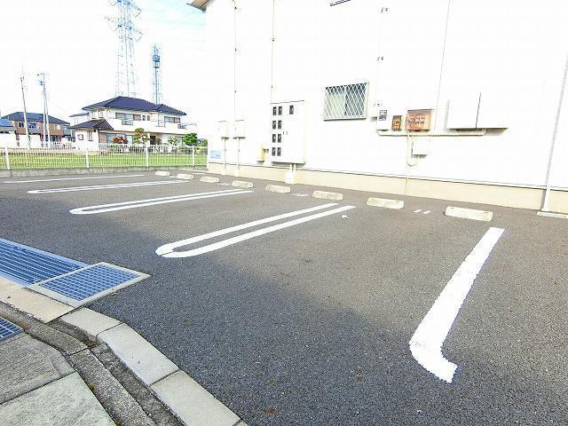 その他　２重白線の駐車スペース