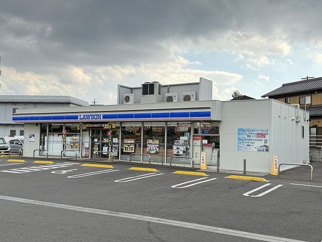 コンビニ　ローソン碧南山下町店（コンビニ）まで150m