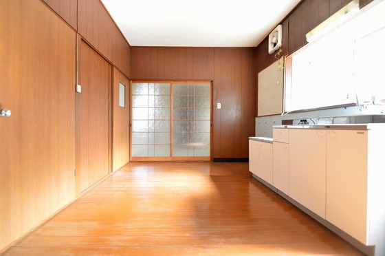 居室・リビング　陽当たりも良く明るい室内♪