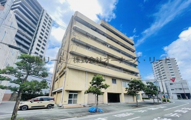 建物外観　落ち着いた外観です