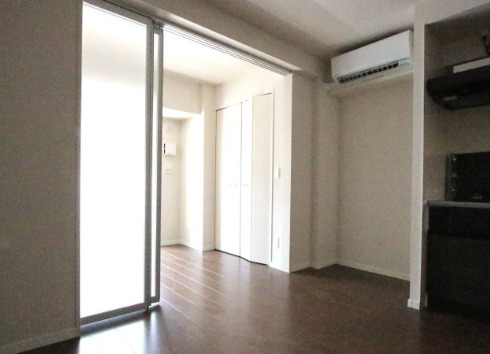 居室・リビング　※別部屋の参考写真です。